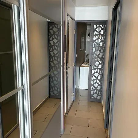 Port Ambonne Loves Me Apartamento